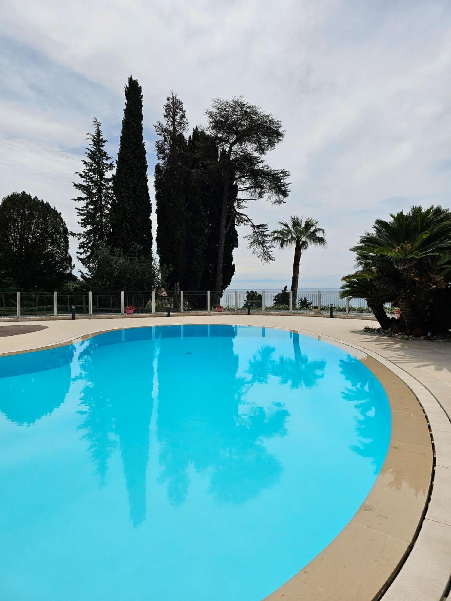 « La Grande Residence » Vue Mer, Piscine 芒通 外观 照片